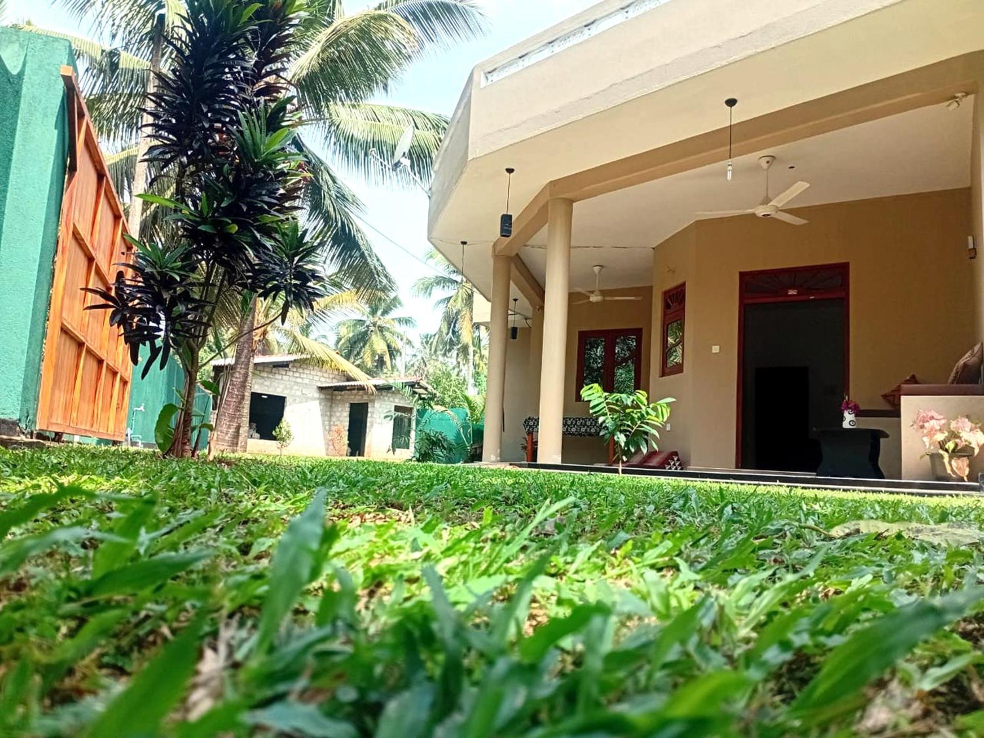 Guesthouse Dilush Beruwala Esterno foto