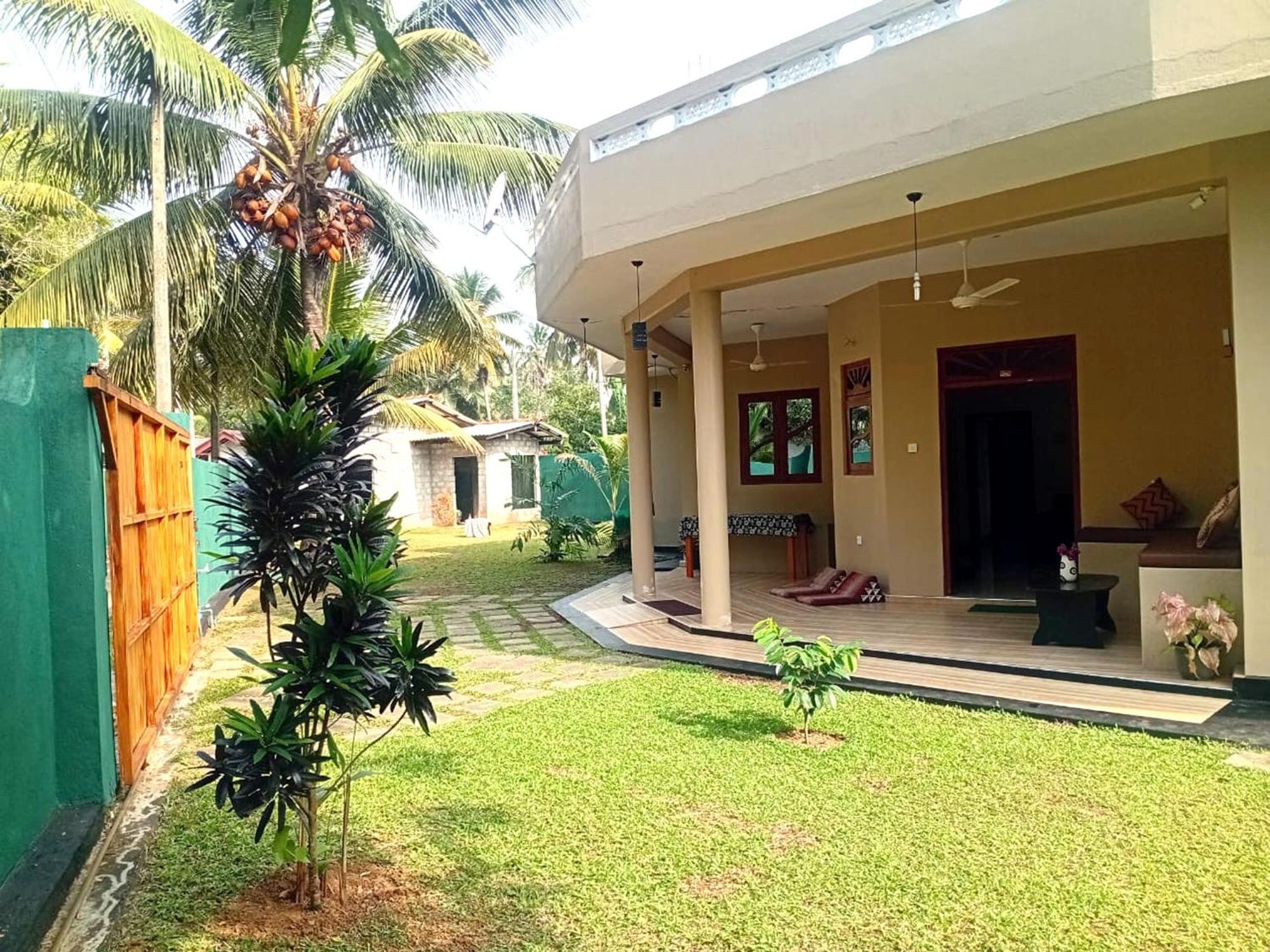 Guesthouse Dilush Beruwala Esterno foto