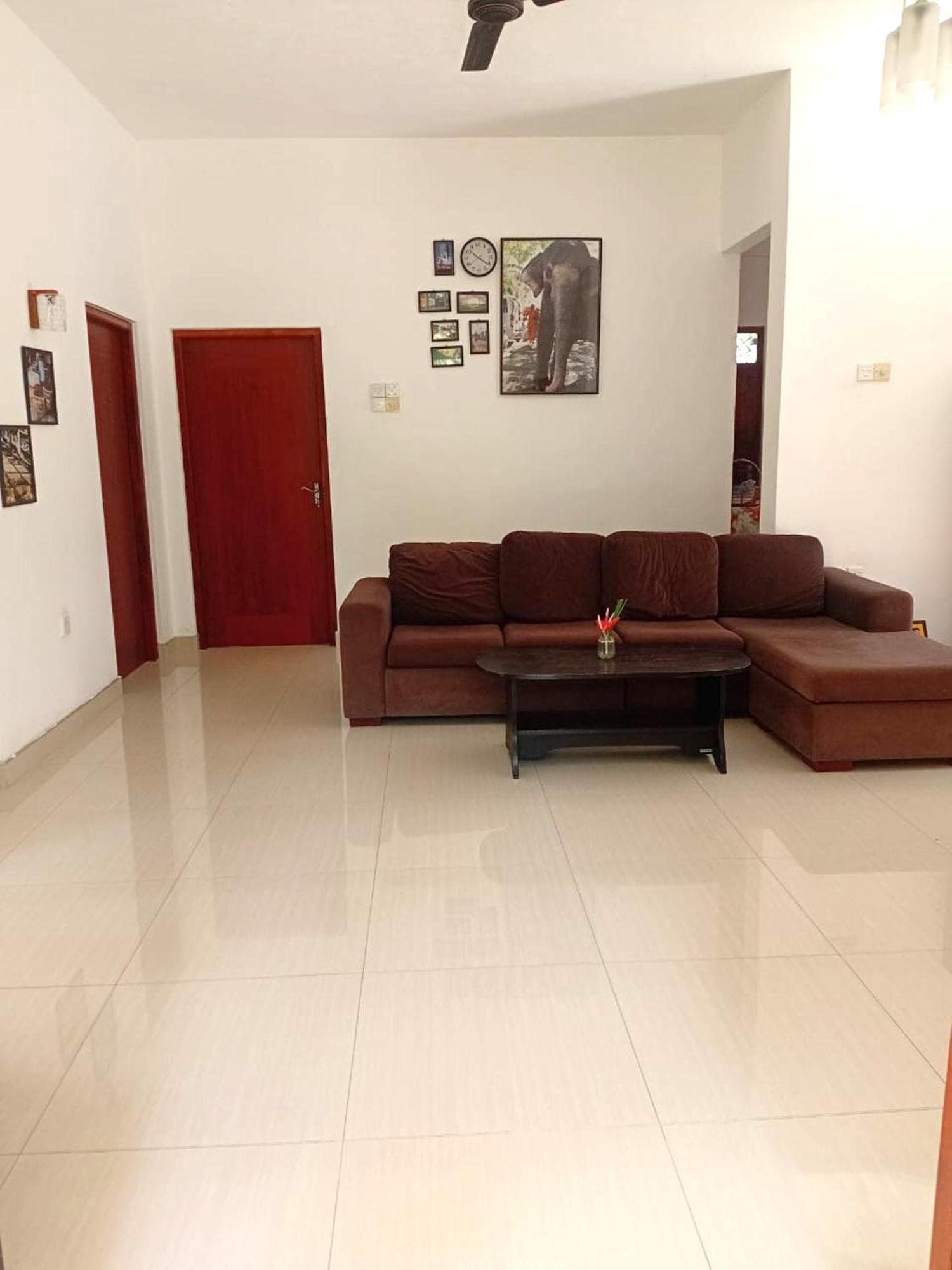Guesthouse Dilush Beruwala Esterno foto