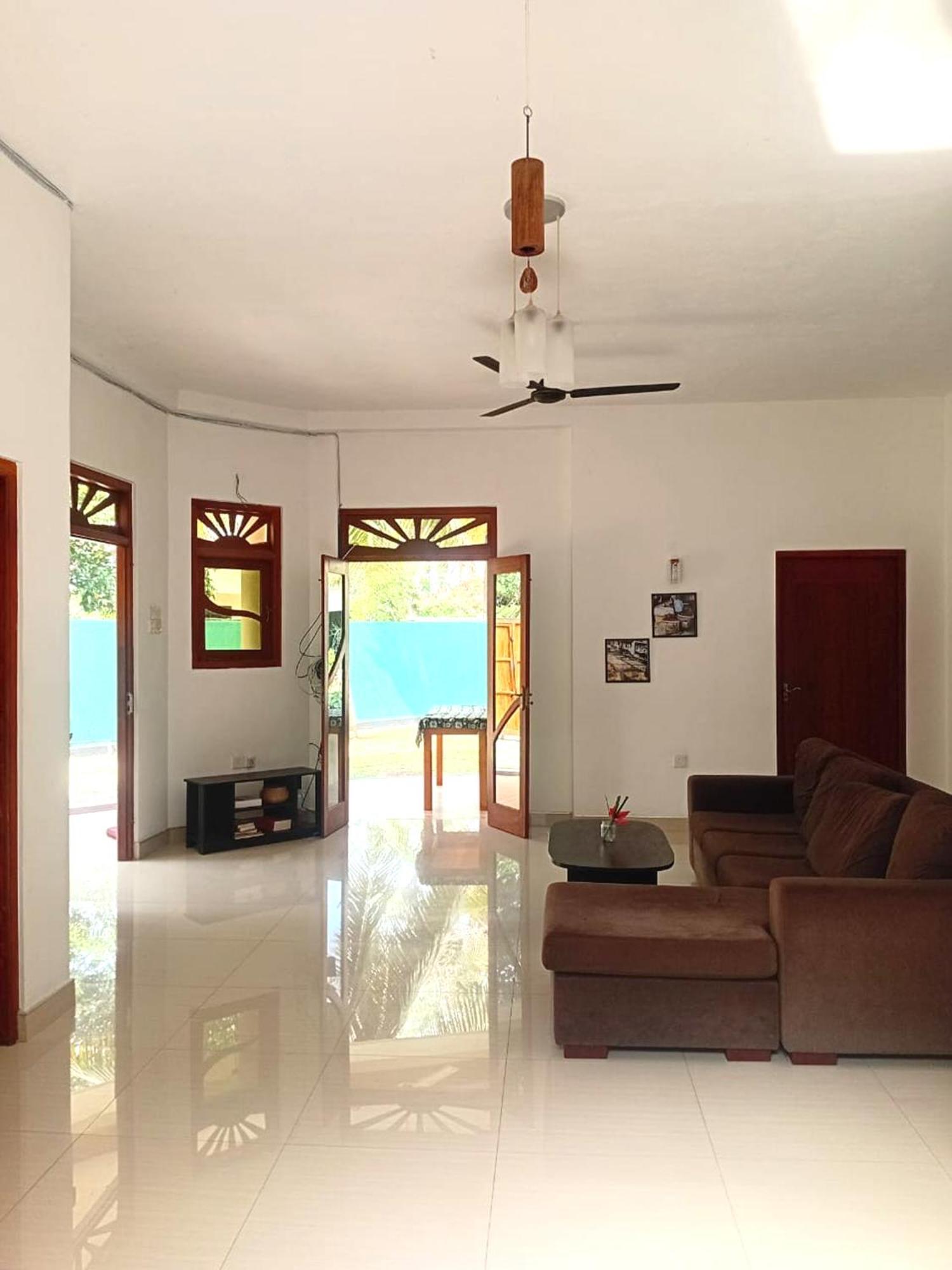 Guesthouse Dilush Beruwala Esterno foto