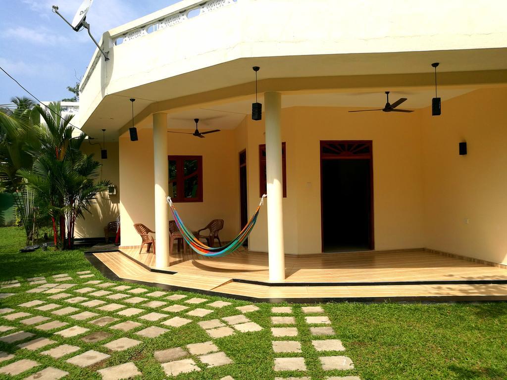 Guesthouse Dilush Beruwala Esterno foto