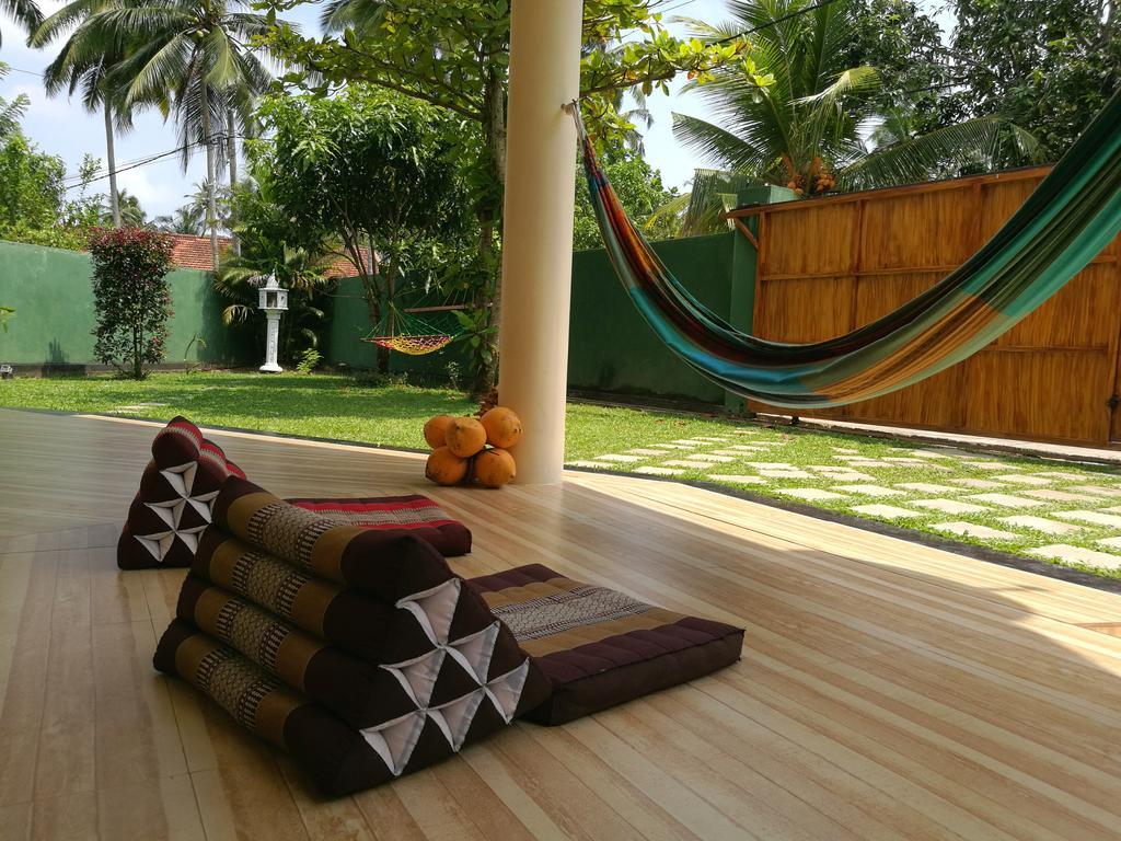 Guesthouse Dilush Beruwala Esterno foto